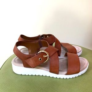 “Walking on A Cloud and it’s Sunny Outside” 6.5 Easy Spirit sandals rich caramel